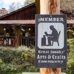great smoky mountains arts and crafts community